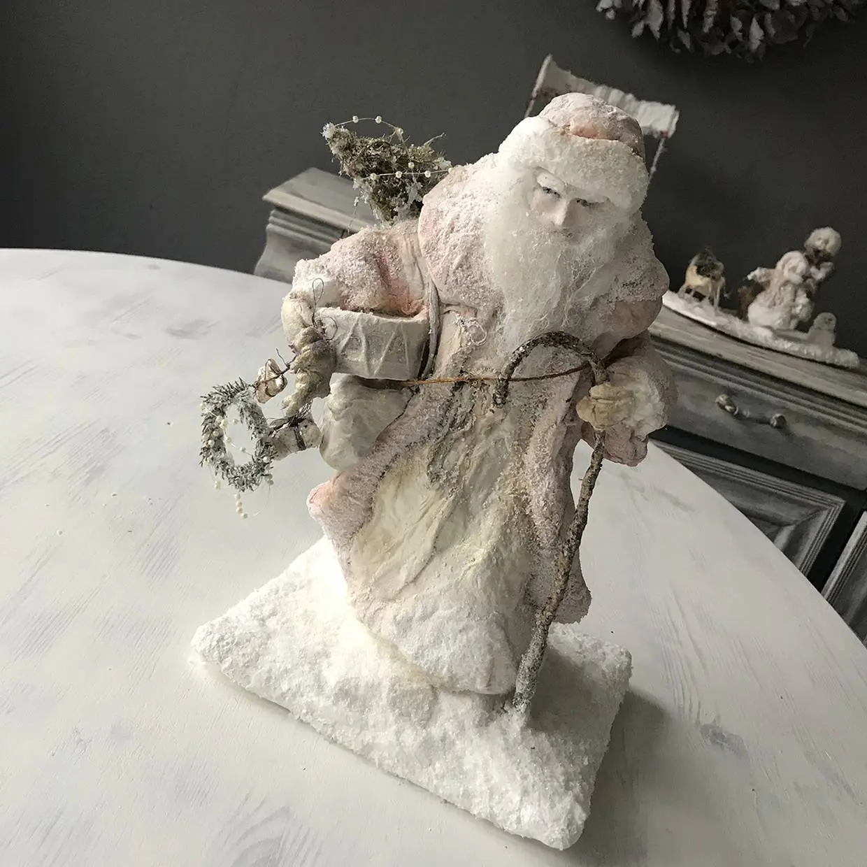 Shabby Chic Santa Claus Sculpture