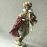 The king clothes details