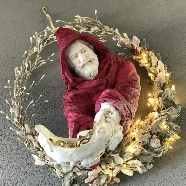 Santa Floral Wreath Sculpture